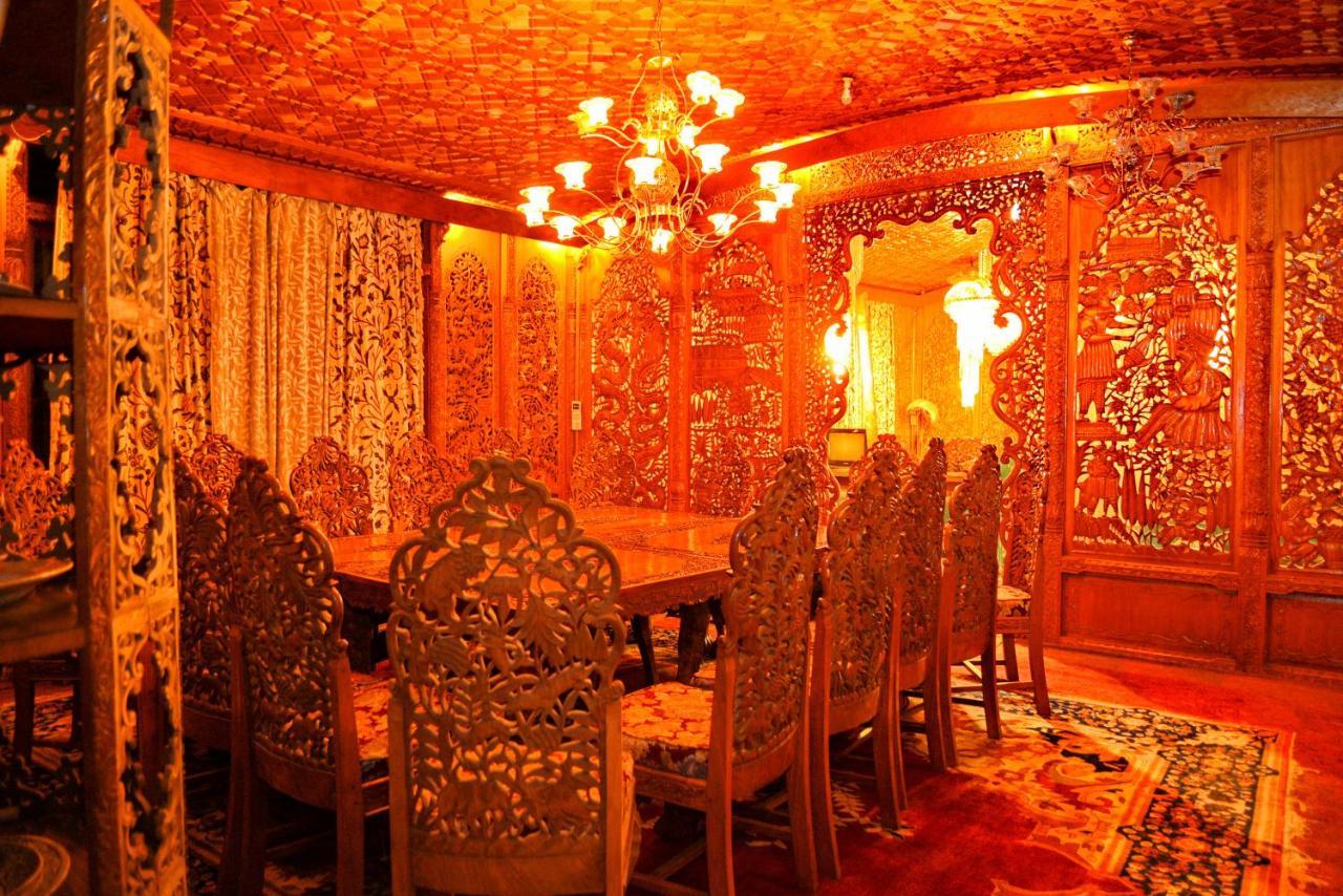 De Laila House Boat by Sterling Hotel Srīnagar Buitenkant foto