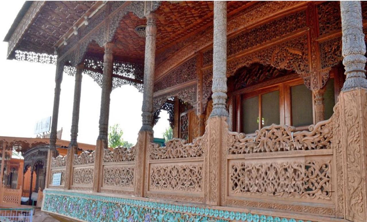 De Laila House Boat by Sterling Hotel Srīnagar Buitenkant foto