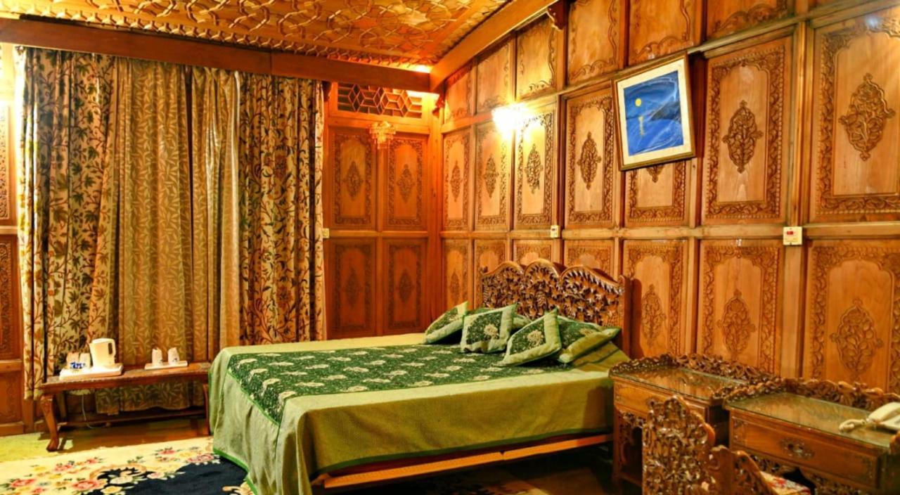 De Laila House Boat by Sterling Hotel Srīnagar Buitenkant foto